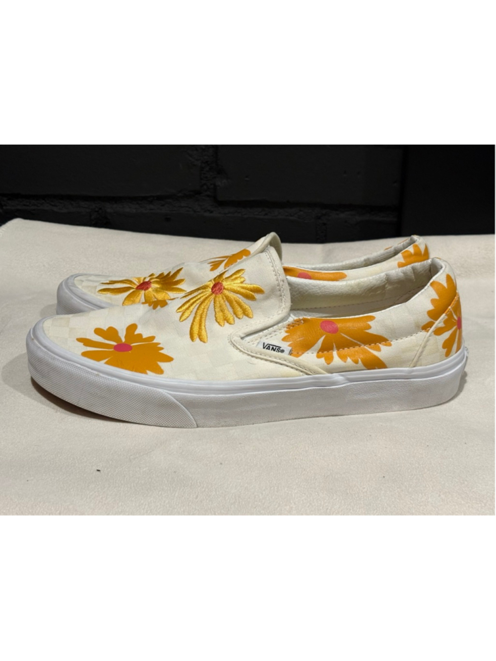 Women's Vans Slip-On Daisy Checkered Sneakers White Yellow - Picture 4 of 6